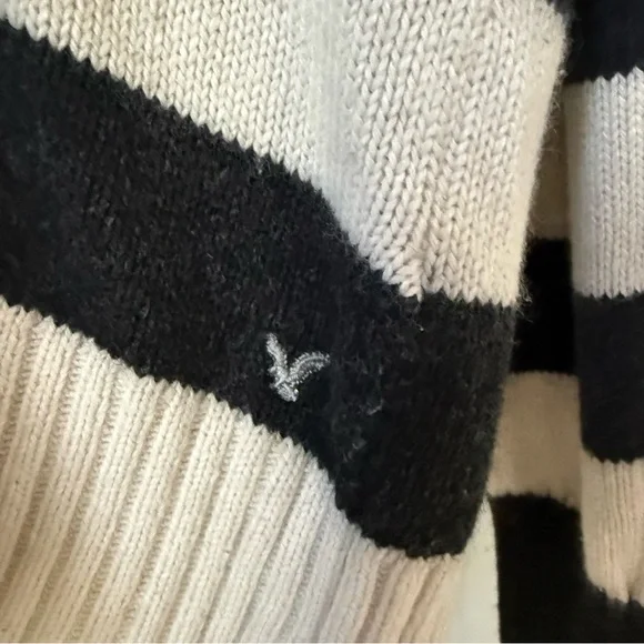 Y2K American Eagle Striped Shawl Collar Sweater in Charcoal Grey and Ivory - Picture 9 of 12
